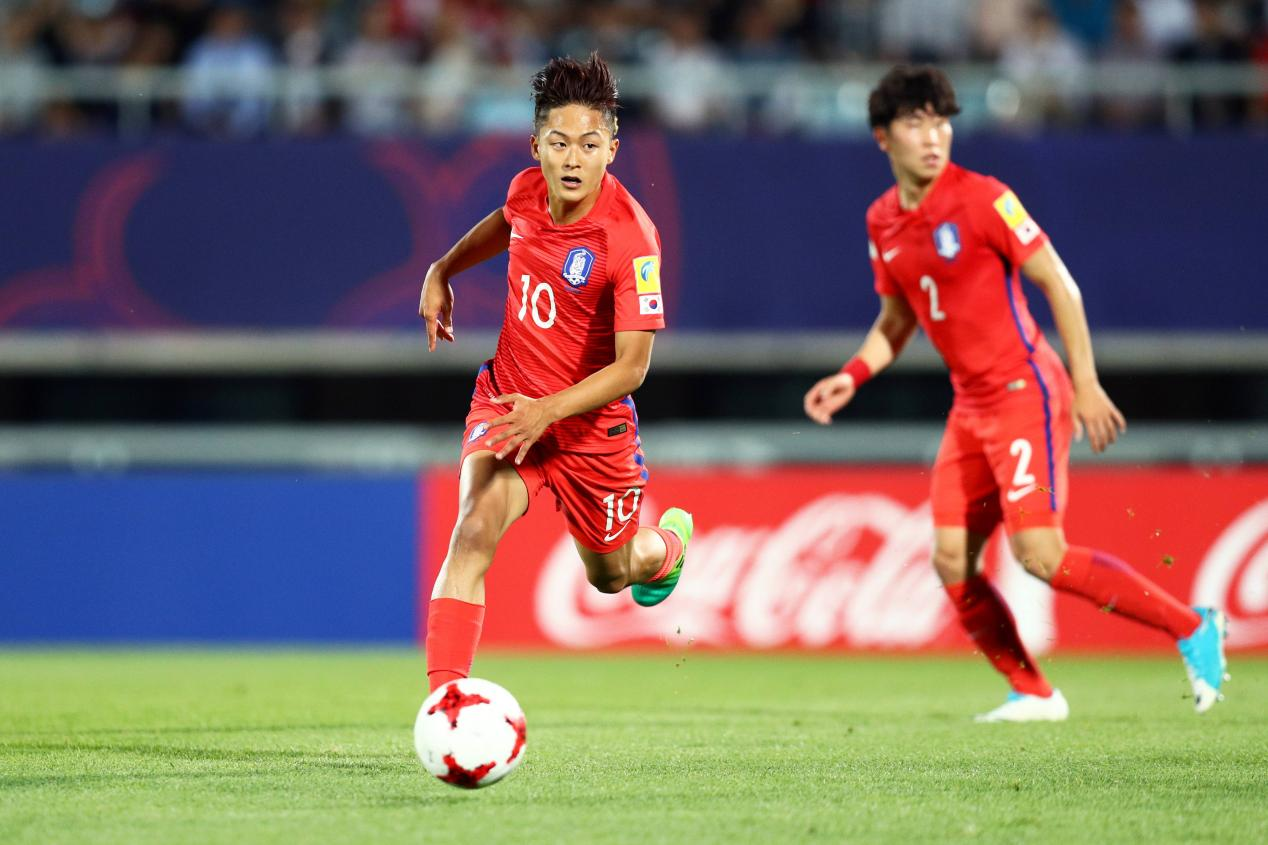 世界杯抽签:塞维利亚主场难进三分韩国足球队球迷