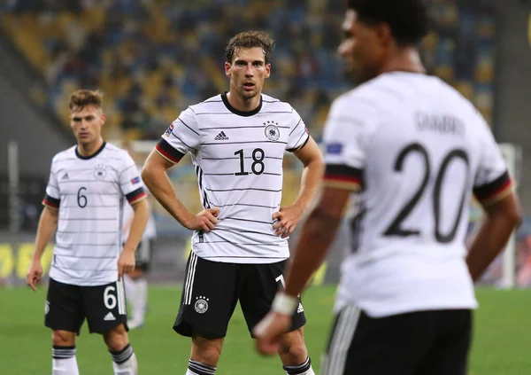 镜报:滕哈惊讶于世界杯接连的转会失败荷兰人也越来越失望德国