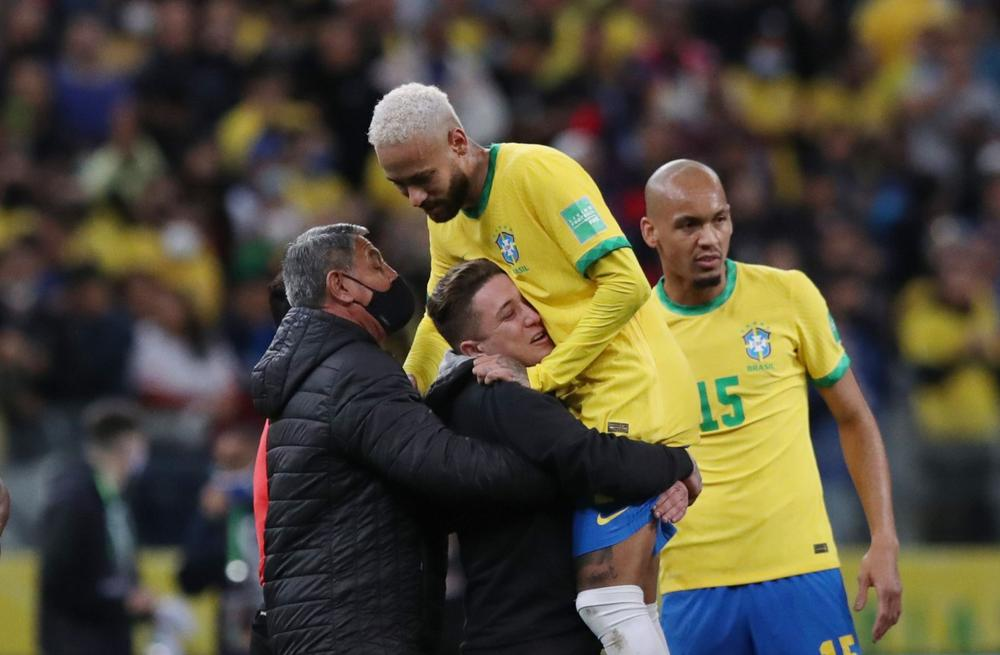 蓝黑笔记:反转剧离奇两分钟顽强的国际米兰靠防守取胜巴西国家