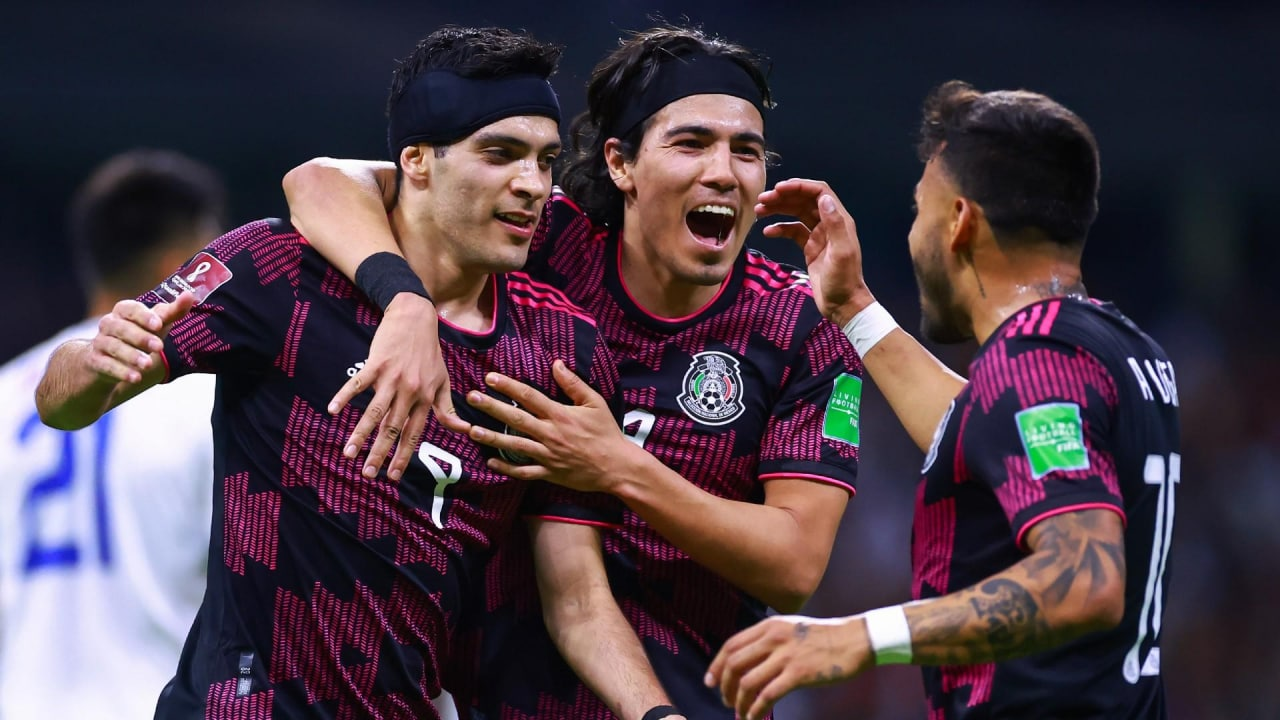卡索拉改穿黄茜传奇8号球衣墨西哥国家男子足球队俱乐部