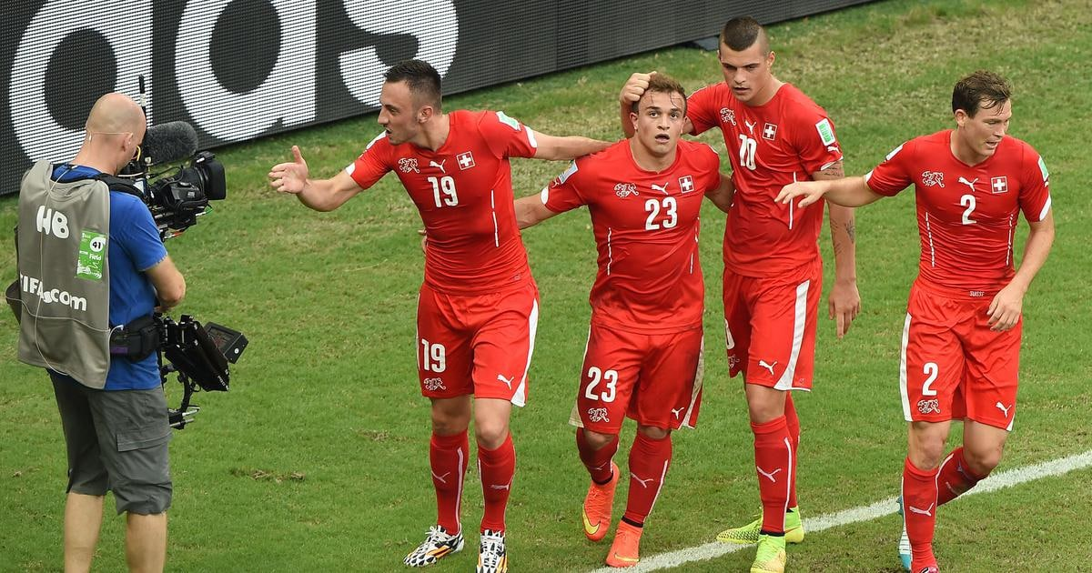 伊斯坦布尔VS贝西克塔斯:卫冕冠军近11轮仅1胜瑞士国家男子足球
