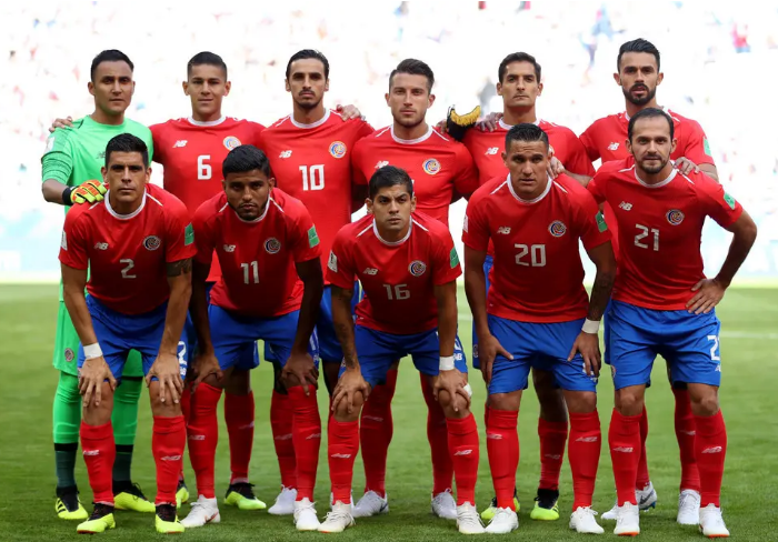 哥斯达黎加球队在世界杯小组赛迎战日本队获得出线权
