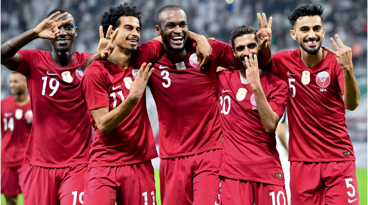 作为东道主的卡塔尔队小组赛中遭遇连败，成世界杯首支被淘汰