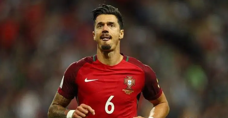 <b>葡萄牙足球队配合默契，有望在本次世界杯取得佳绩</b>
