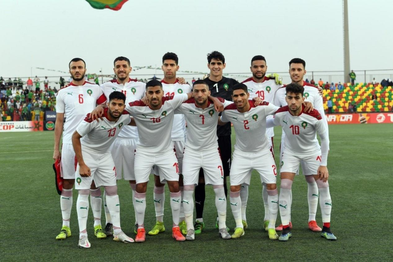 摩洛哥球队比赛在世界杯1/4决赛中战胜葡萄牙队取得历史最佳战