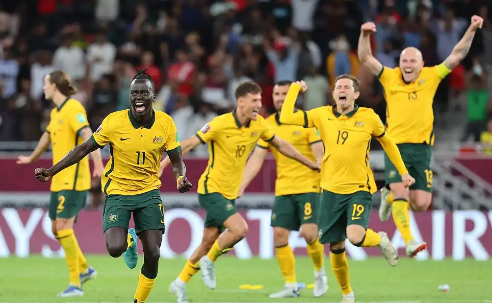 澳大利亚国家队1:0战胜丹麦，时隔16年再次闯入世界杯淘汰赛