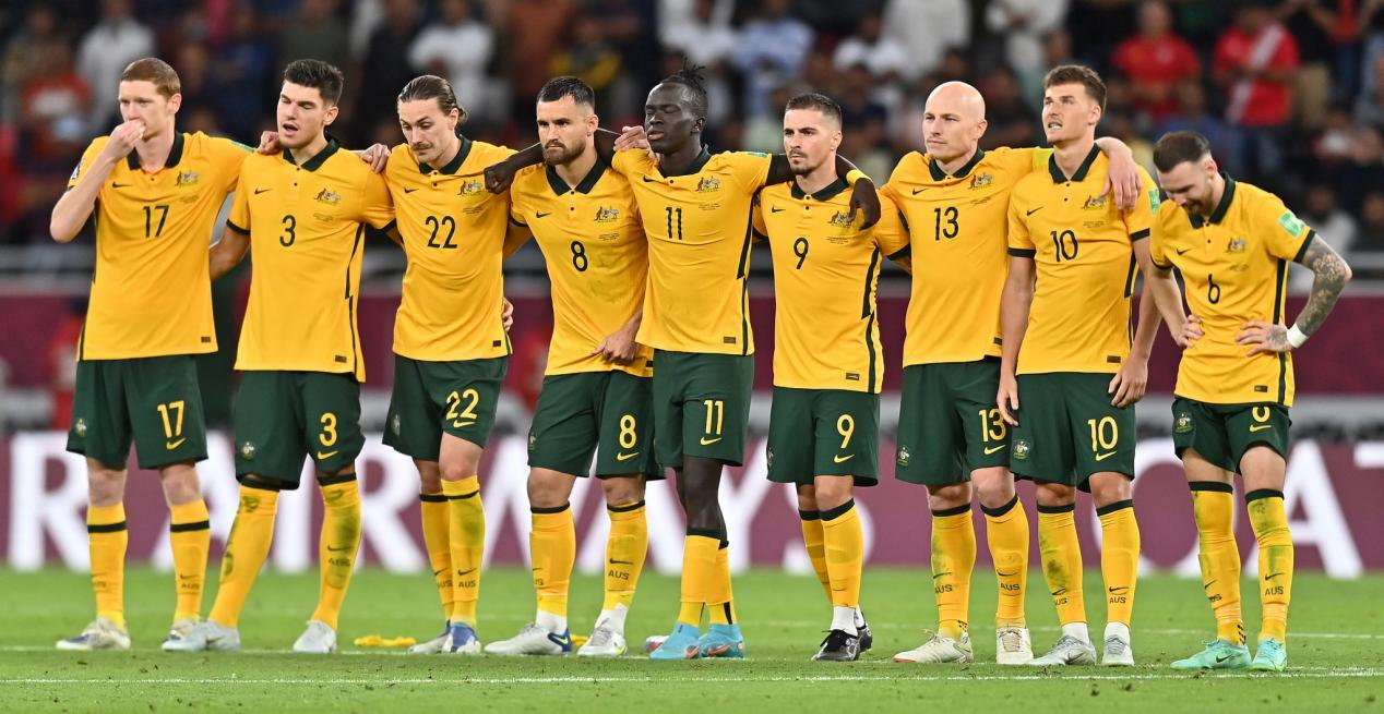 澳大利亚球队1：0战胜丹麦，成为首支世界杯小组出线的亚足联