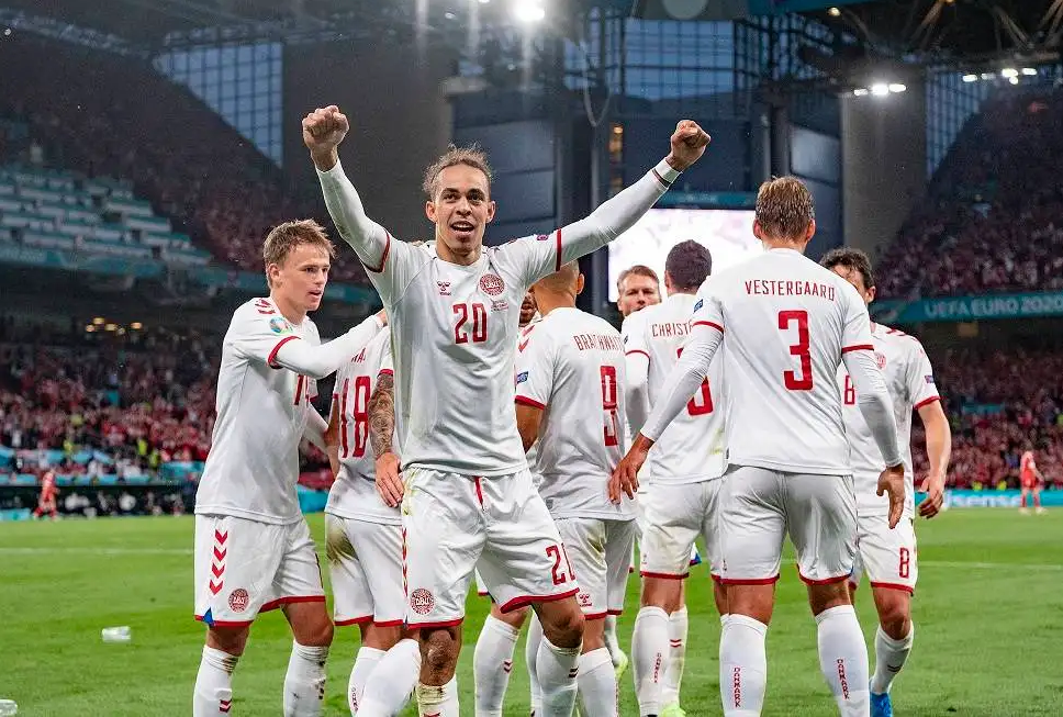 丹麦国家队vs澳大利亚，后者首次取得世界杯比赛两连胜