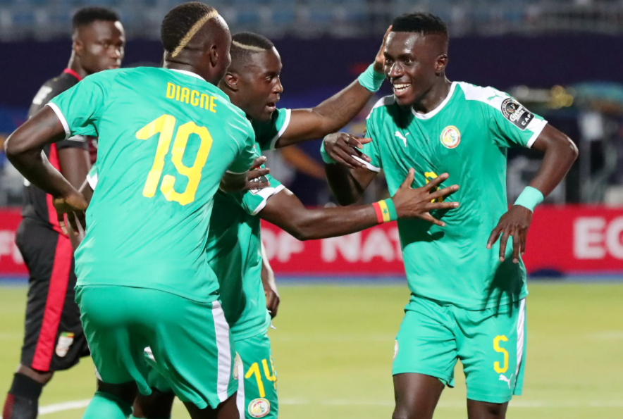 <b>塞内加尔队以3-1完胜卡塔尔，门迪却被球迷批评不该踢世界杯首</b>