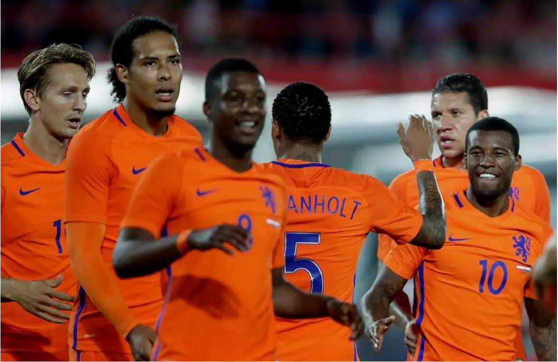 荷兰世界杯迎战阿根廷队，后者险胜闯进世界杯四强
