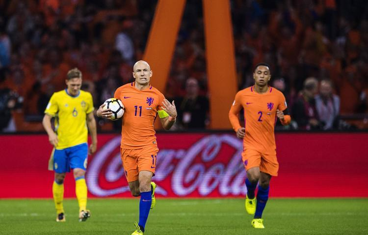 荷兰世界杯点球大战负于阿根廷队，无缘晋级半决赛