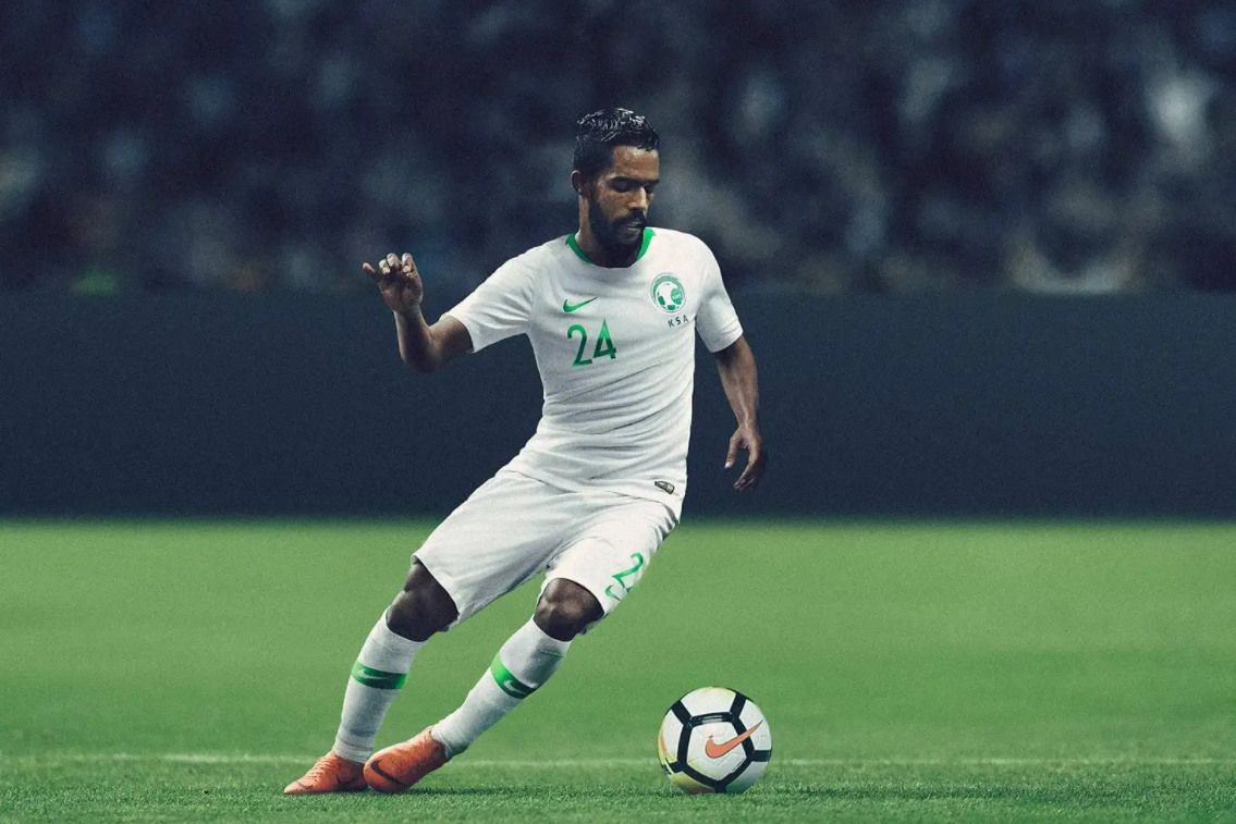 沙特最新大名单公布，世界杯大赛让球迷们拭目以待
