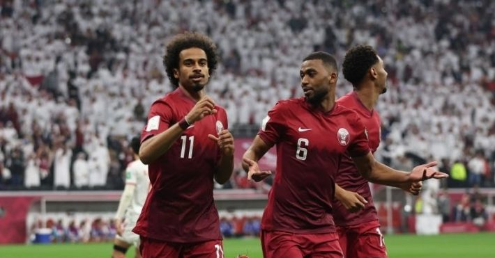 卡塔尔在线直播免费观看，东道主揭幕战输球，球迷失望提前离