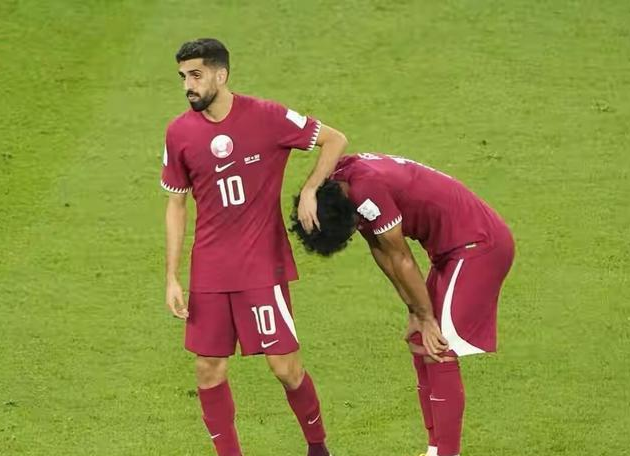 卡塔尔世界杯足球直播,东道主提前出局后遭球迷调侃