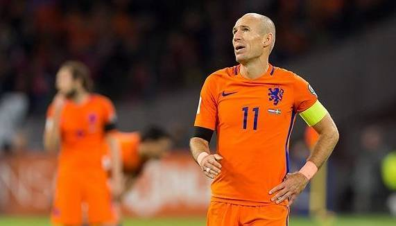 荷兰国家队本届世界杯将会拿出最特别的首发球员