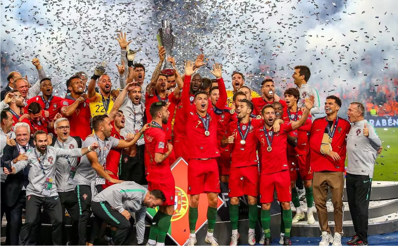葡萄牙世界杯含泪止步八强，C罗发文称梦想结束