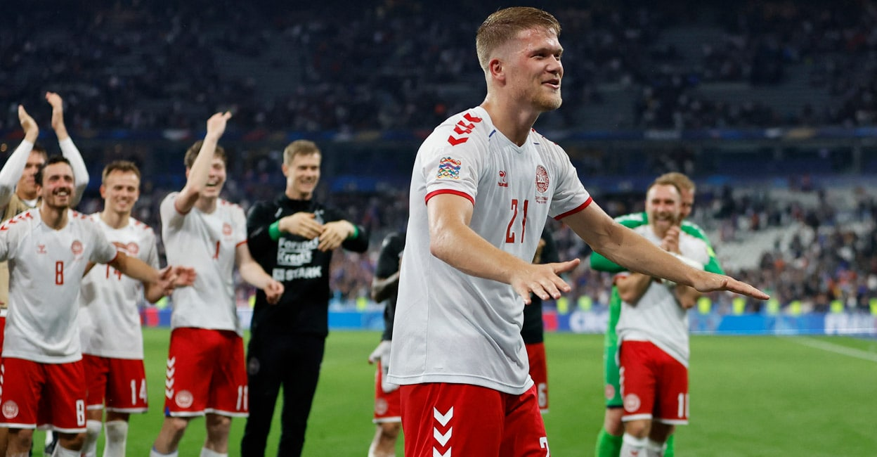 丹麦世界杯赛事战报，时隔16年再度晋级淘汰赛