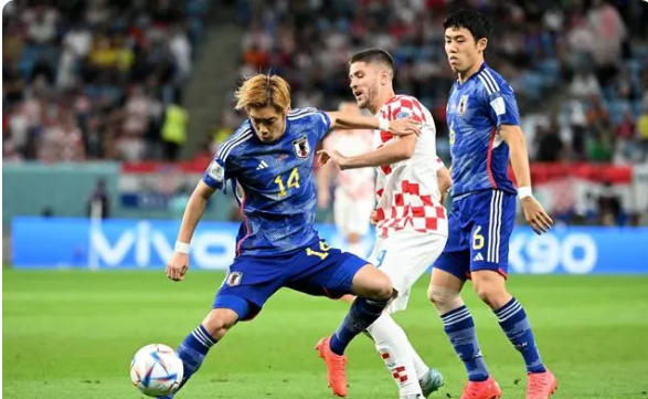 日本国家男子足球队不敌克罗地亚队，无缘世界杯8强