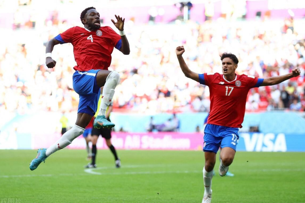 哥斯达黎加国家男子足球队，世界杯小组赛以1-0的比分领先日本