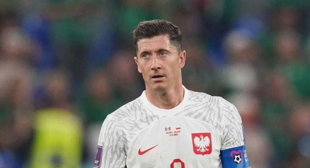 波兰国家队足球直播战果，王牌球员终斩获个人世界杯首球
