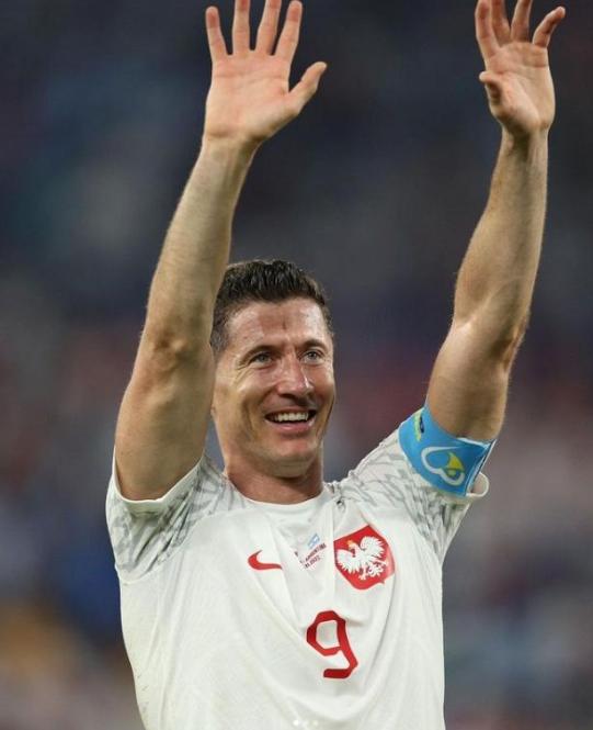 波兰国家队足球直播，莱万表示本届世界杯决赛是最好的