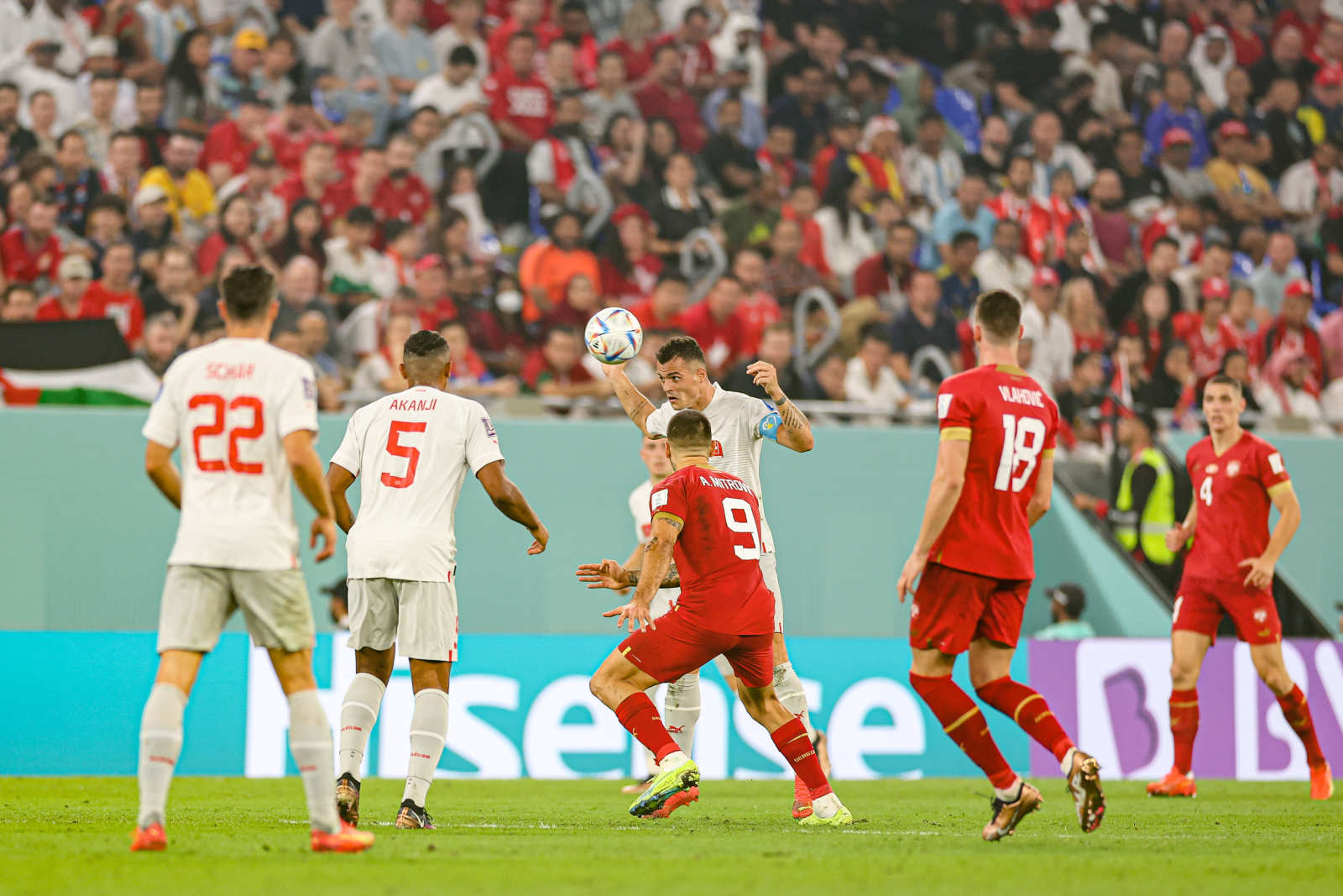 瑞士队世界杯对阵喀麦隆做出精彩扑救成功拿下比赛