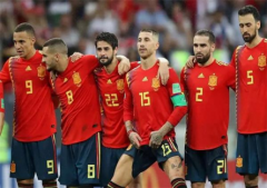 <b>历经近六年的全盛时期后西班牙队在世界杯也无法逃脱自然规律</b>