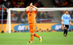 <b>荷兰足球队赛事中惨输比赛世界杯连续两年无缘</b>