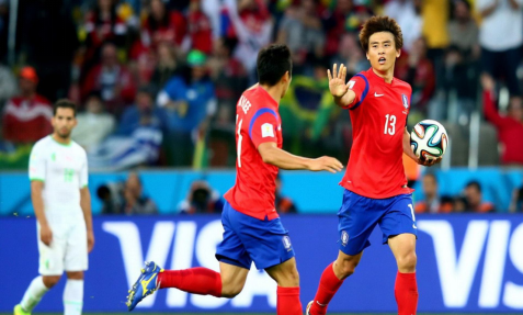喜欢观看足球比赛的朋友们为韩国国家队在世界杯的比赛中纷纷
