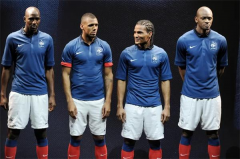 法国队不断提升实力世界杯中成为一支热门夺冠球队