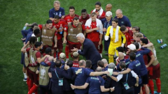 西班牙队世界杯西班牙在对阵瑞士的比赛中自豪地从欧洲杯中回