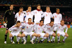 丹麦足球队赛程门将成为主要看点，世界杯延续父亲传奇表现