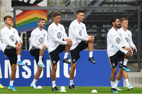 德国国家队球迷,德国世界杯,默克尔,勒夫,鼓舞士气