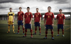 西班牙国家队阵容重振旗鼓，世界杯冠军志在必得！