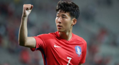 韩国足球队称霸亚洲，世界杯小组赛晋级之路艰难险阻！