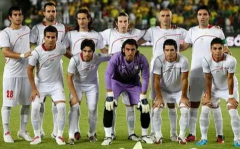 伊朗足球队想从美国足球队找机会，不知道美国队也没有做好准