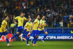 世界杯0-0世界杯皮亚特柯替补登场法比安两次手球两张黄牌巴西