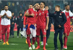 塞尔维亚国家队在2018年世界杯中与冠军球队巴西进行对抗