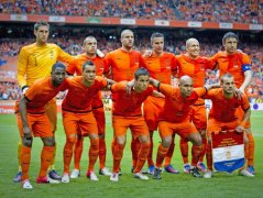 荷兰足球队全攻全守,在世界杯赛场上大放异彩