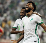 世界杯客场1-0阿贾克斯巴舒亚伊献上绝杀沙特阿拉伯国家男子足