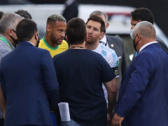 阿根廷队对阵巴西的比赛刚开场就被喊停