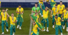巴西球队俱乐部战术变幻莫测，世界杯上重回巅峰