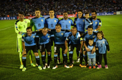 博努奇谈亲吻世界杯队徽:这种爱难以解释让你热血沸腾乌拉圭国