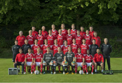 丹麦足球队尽显大爱精神，世界杯上王者奇迹回归