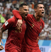 泰超惊现“新加坡莱万”11分钟进4球一战成名2022年世界杯葡萄牙