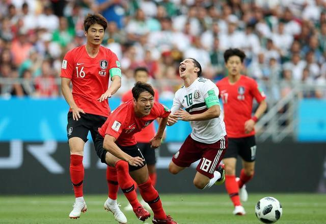 韩国球队球员世界杯比赛之后被第一夫人宴请