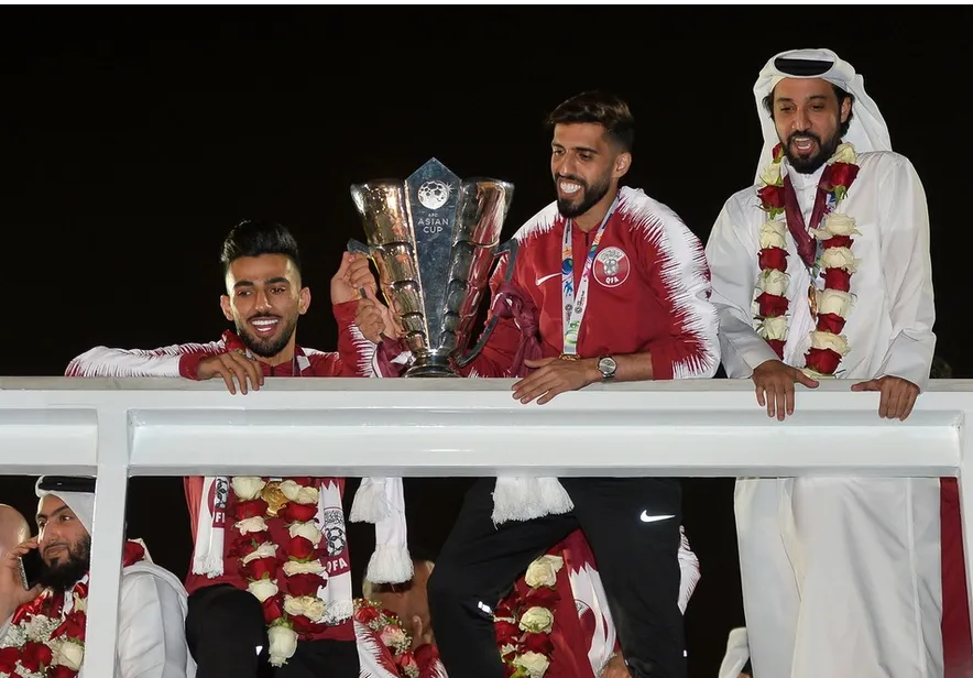 卡塔尔世界杯,卡塔尔队,东道主,亚足,摩洛哥,季军
