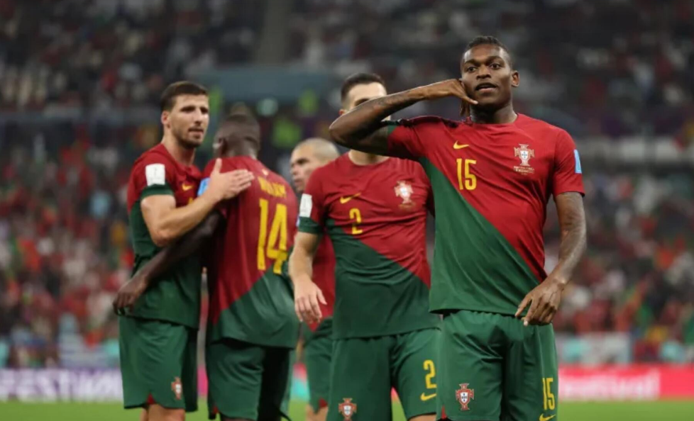 葡萄牙男子足球国家队，在世界杯8强赛场遭遇淘汰