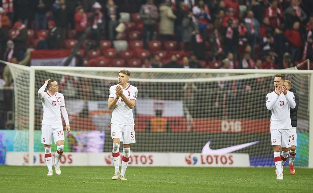 波兰国家男子足球队比分世界杯0-2落后，波兰后防线人满为患