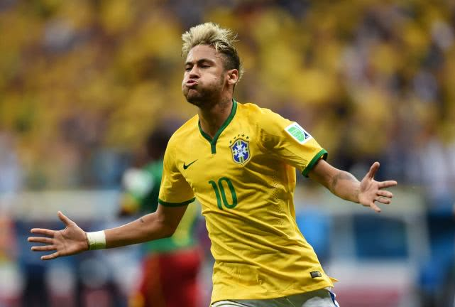 巴西国家足球队对阵韩国基本没有任何的悬念稳稳晋级四强